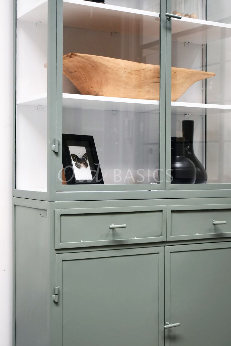 Detail van Apothekerskast Ivar Ladre Lindegroen, groen, grijs, materiaal staal